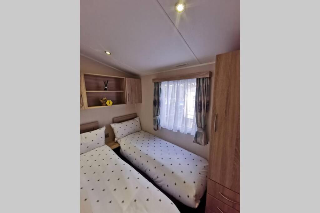 8 Sleep Chalet At Newquay Away Resorts Nb160 Экстерьер фото