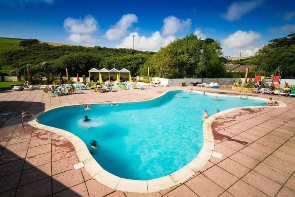 8 Sleep Chalet At Newquay Away Resorts Nb160 Экстерьер фото