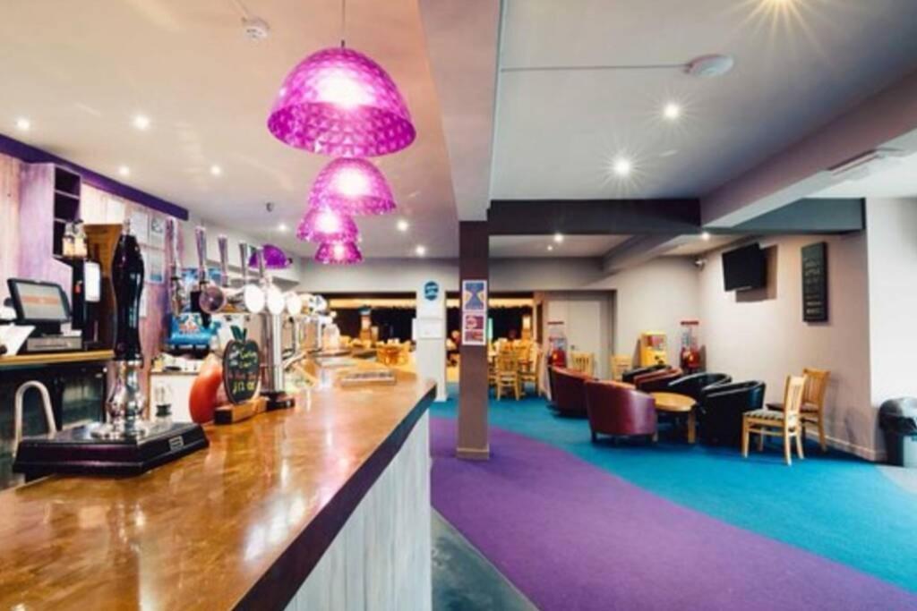 8 Sleep Chalet At Newquay Away Resorts Nb160 Экстерьер фото